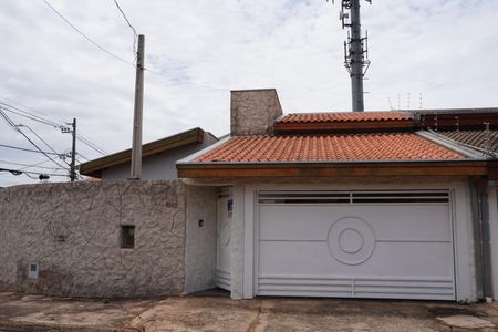 Casa para alugar com 150m², 3 quartos e 3 vagasFachada