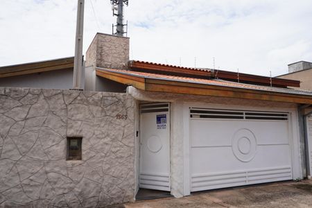 Casa para alugar com 150m², 3 quartos e 3 vagasFachada