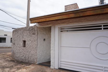 Casa para alugar com 150m², 3 quartos e 3 vagasFachada