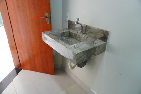 Casa para alugar com 150m², 3 quartos e 3 vagasBanheiro Social