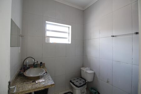 Casa de condomínio para alugar com 145m², 2 quartos e 4 vagasBanheiro