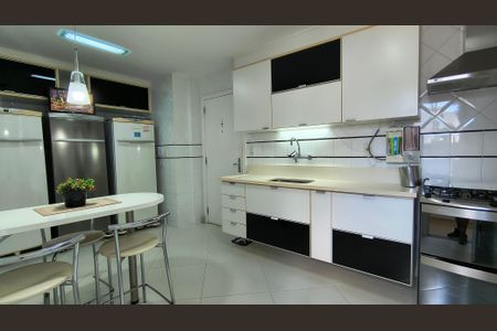 Apartamento à venda com 340m², 3 quartos e 2 vagasCozinha e Área de Serviço 