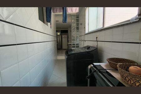 Apartamento à venda com 340m², 3 quartos e 2 vagasCozinha e Área de 