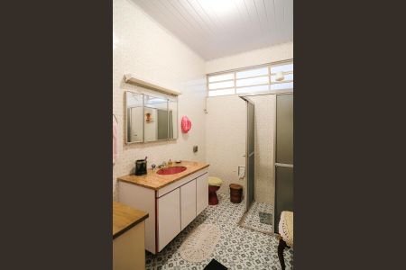 Casa à venda com 288m², 4 quartos e 2 vagasBanheiro