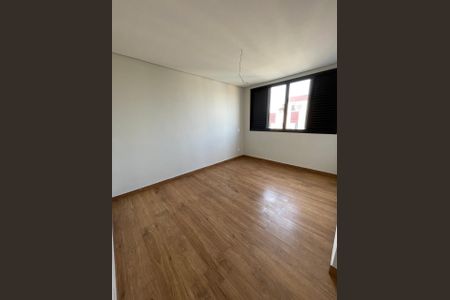 Casa à venda com 120m², 4 quartos e 2 vagas