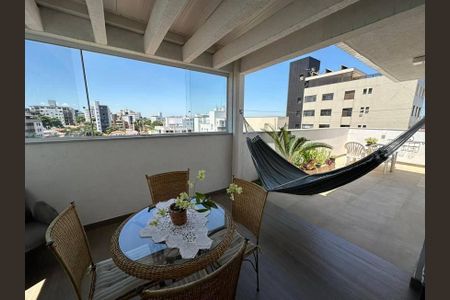 Casa à venda com 244m², 4 quartos e 3 vagas