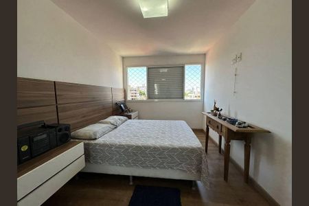 Casa à venda com 244m², 4 quartos e 3 vagas