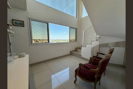 Casa à venda com 244m², 4 quartos e 3 vagas