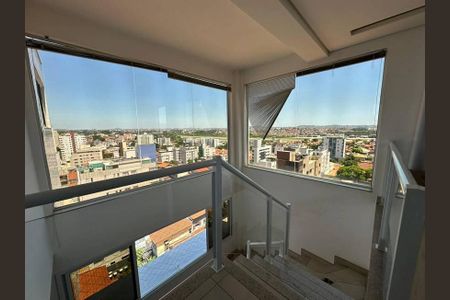 Casa à venda com 244m², 4 quartos e 3 vagas