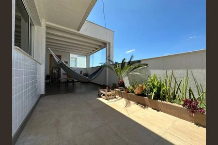 Casa à venda com 244m², 4 quartos e 3 vagas