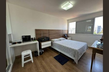 Casa à venda com 244m², 4 quartos e 3 vagas