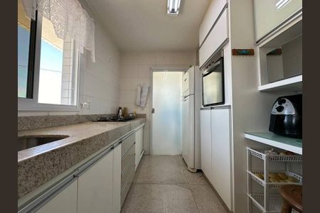 Casa à venda com 244m², 4 quartos e 3 vagas