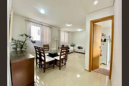 Casa à venda com 4 quartos, 97m² em Santa Rosa, Belo Horizonte