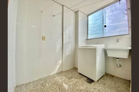 Casa à venda com 4 quartos, 97m² em Santa Rosa, Belo Horizonte