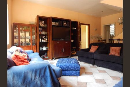 Casa à venda com 3 quartos, 189m² em Cambuci, São Paulo