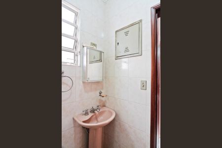 Casa à venda com 180m², 3 quartos e 3 vagasBanheiro 2