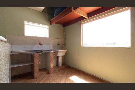 Casa para alugar com 50m², 1 quarto e sem vaga Casa para alugar com 50m², 1 quarto e sem vagaCozinha e Área de Serviço