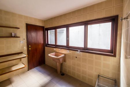 Casa de condomínio para alugar com 460m², 3 quartos e 4 vagas Casa de condomínio para alugar com 460m², 3 quartos e 4 vagasÁrea de Serviço