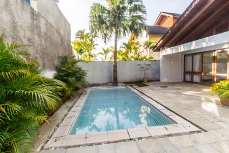 Casa de condomínio para alugar com 460m², 3 quartos e 4 vagas Casa de condomínio para alugar com 460m², 3 quartos e 4 vagasPiscina