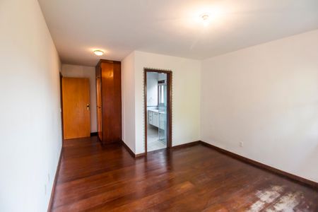 Casa de condomínio para alugar com 460m², 3 quartos e 4 vagas Casa de condomínio para alugar com 460m², 3 quartos e 4 vagasSuíte 3