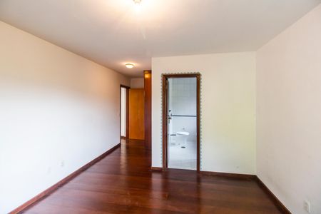 Casa de condomínio para alugar com 460m², 3 quartos e 4 vagas Casa de condomínio para alugar com 460m², 3 quartos e 4 vagasSuíte 3