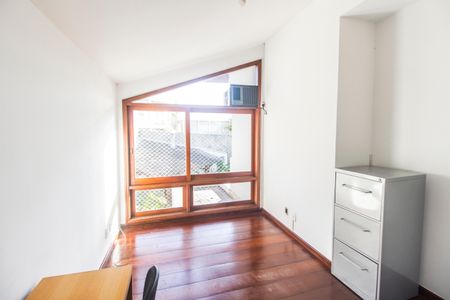 Casa de condomínio para alugar com 460m², 3 quartos e 4 vagas Casa de condomínio para alugar com 460m², 3 quartos e 4 vagasEscritório