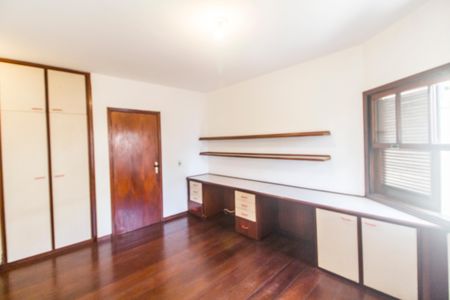 Casa de condomínio para alugar com 460m², 3 quartos e 4 vagas Casa de condomínio para alugar com 460m², 3 quartos e 4 vagasSuíte 2