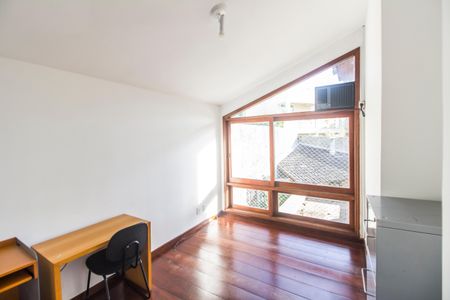 Casa de condomínio para alugar com 460m², 3 quartos e 4 vagas Casa de condomínio para alugar com 460m², 3 quartos e 4 vagasEscritório