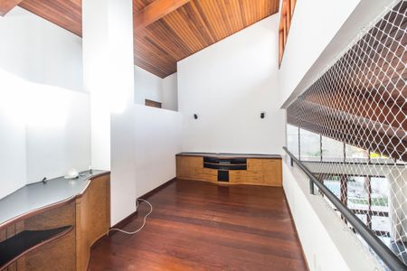 Casa de condomínio para alugar com 460m², 3 quartos e 4 vagas Casa de condomínio para alugar com 460m², 3 quartos e 4 vagasSala