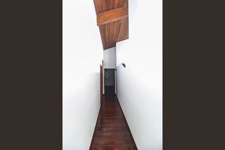 Casa de condomínio para alugar com 460m², 3 quartos e 4 vagas Casa de condomínio para alugar com 460m², 3 quartos e 4 vagasCorredor