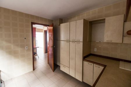 Casa de condomínio para alugar com 460m², 3 quartos e 4 vagas Casa de condomínio para alugar com 460m², 3 quartos e 4 vagasÁrea de Serviço