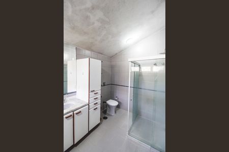 Casa de condomínio para alugar com 460m², 3 quartos e 4 vagas Casa de condomínio para alugar com 460m², 3 quartos e 4 vagasBanheiro da Suíte