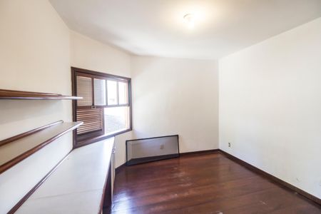 Casa de condomínio para alugar com 460m², 3 quartos e 4 vagas Casa de condomínio para alugar com 460m², 3 quartos e 4 vagasSuíte 2