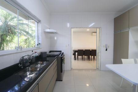 Casa para alugar com 314m², 4 quartos e 2 vagasCozinha