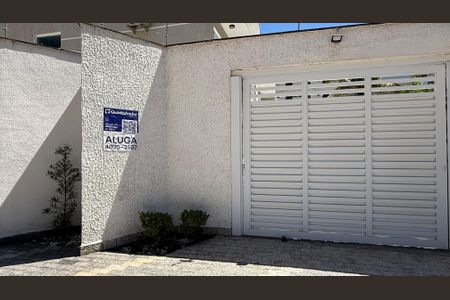 Casa para alugar com 314m², 4 quartos e 2 vagasFachada