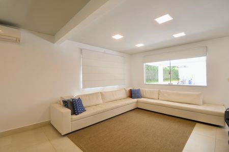 Casa para alugar com 314m², 4 quartos e 2 vagasSala