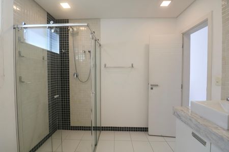 Casa para alugar com 314m², 4 quartos e 2 vagasBanheiro Suíte 2