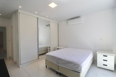 Casa para alugar com 314m², 4 quartos e 2 vagasSuíte 2