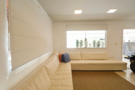 Casa para alugar com 314m², 4 quartos e 2 vagasSala