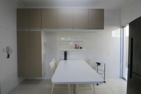 Casa para alugar com 314m², 4 quartos e 2 vagasCozinha