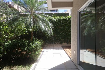 Casa para alugar com 314m², 4 quartos e 2 vagasQuintal