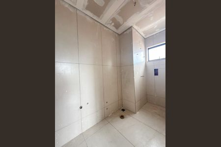 Banheiro da Suíte de casa para alugar com 3 quartos, 140m² em Fonte Grande, Contagem