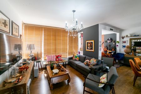Apartamento à venda com 3 quartos, 106m² em Funcionários, Belo Horizonte
