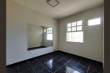 Casa de condomínio para alugar com 300m², 3 quartos e 2 vagasSuíte