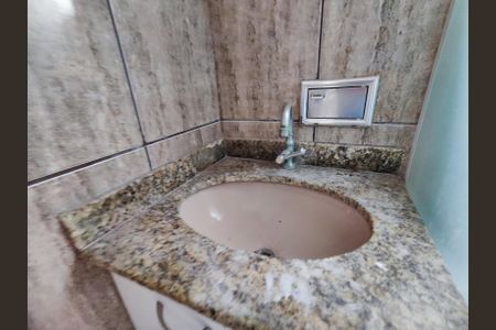 Casa de condomínio para alugar com 300m², 3 quartos e 2 vagasBanheiro Social