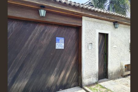 Casa de condomínio para alugar com 300m², 3 quartos e 2 vagasPlaquinha