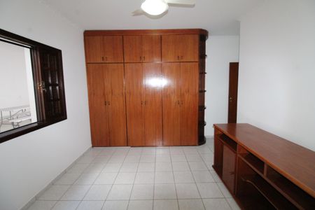 Casa de condomínio para alugar com 250m², 4 quartos e 4 vagasQuarto 3