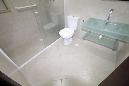 Casa de condomínio para alugar com 250m², 4 quartos e 4 vagasBanheiro da Suíte