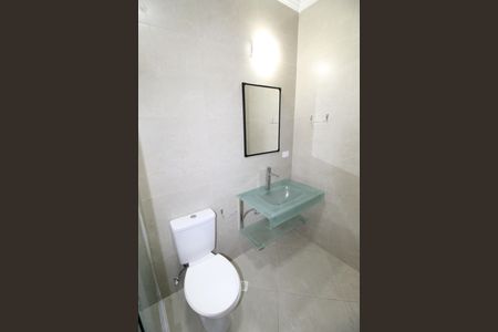 Casa de condomínio para alugar com 250m², 4 quartos e 4 vagasBanheiro da Suíte