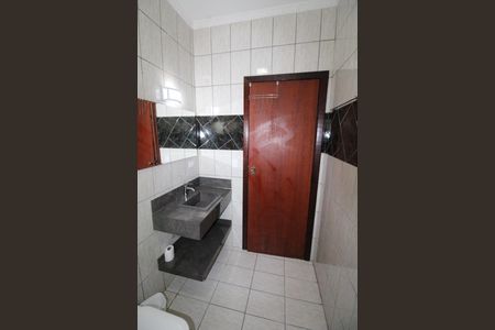 Casa de condomínio para alugar com 250m², 4 quartos e 4 vagasBanheiro